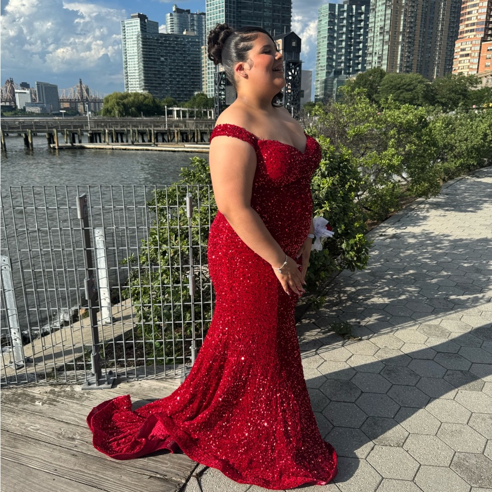 Elegant Red Sequin Off-Shoulder Gown - Picture 6 of 7